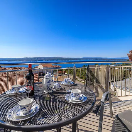 Apartment Malerisches Mit Grandiosem Meerblick, Grillbereich, Waschmaschine *
