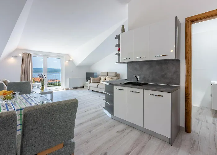 Apartment Malerisches Mit Grandiosem Meerblick, Grillbereich, Waschmaschine *