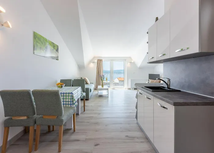 Apartment Malerisches Mit Grandiosem Meerblick, Grillbereich, Waschmaschine *
